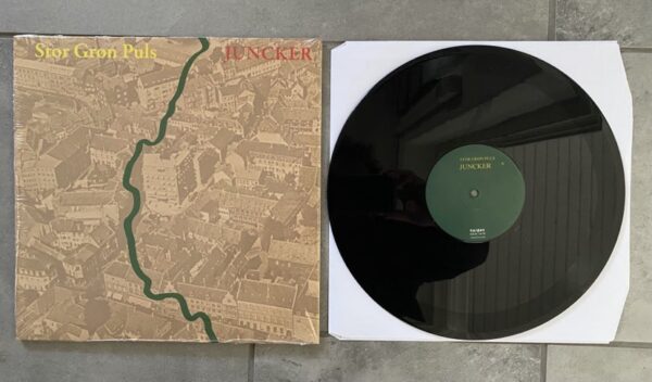 Juncker- Stor Grøn Puls (LP mock-uo) Stor Grøn Puls ( LP sort vinyl 12”)